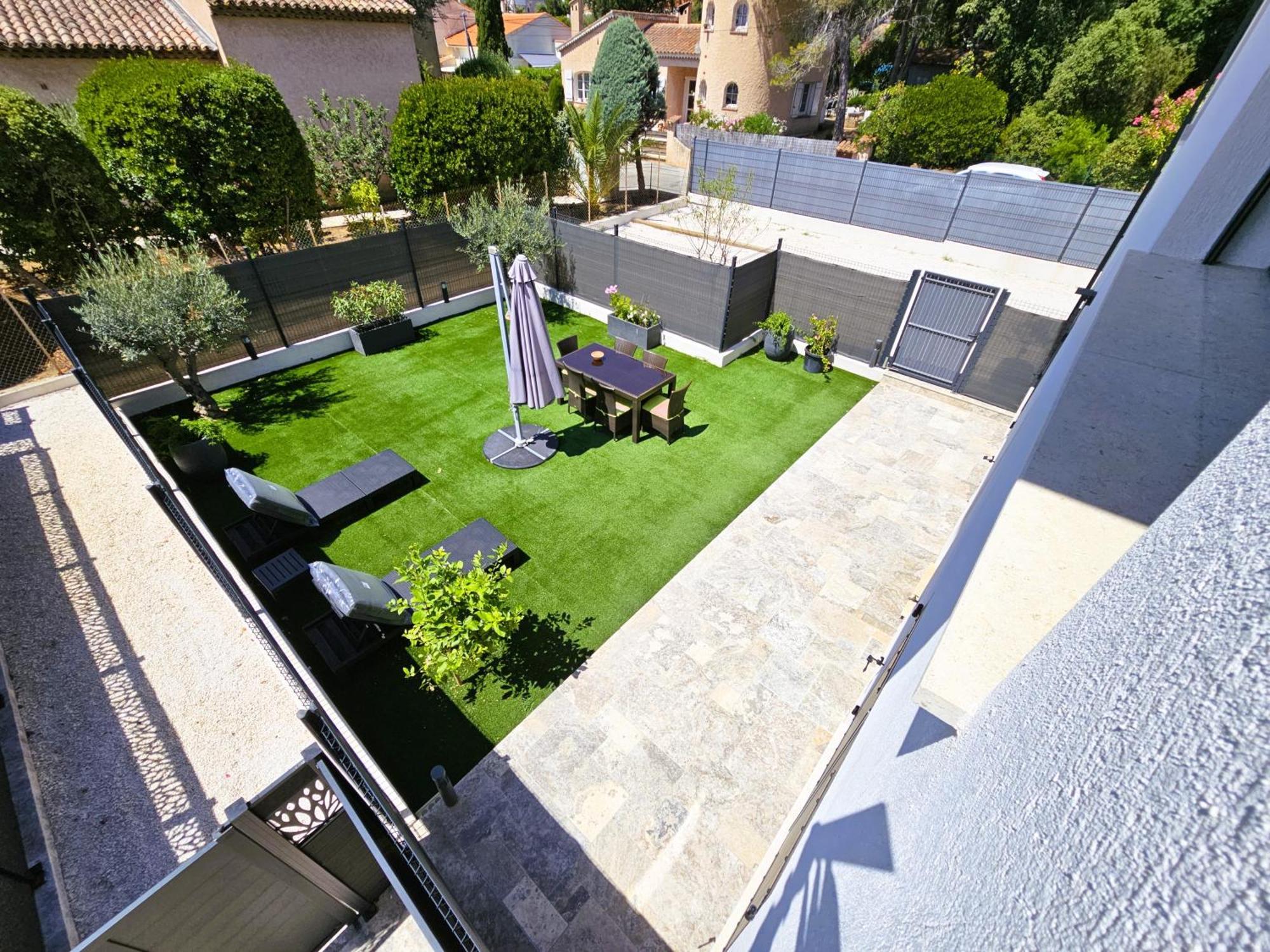 Etoile Du Berger Saint Aygulf 3 Villas Et 4 Appartements Jardin Individuel Et Piscine Chauffee En Saison - La Mer Et Les Plages 450 M 外观 照片