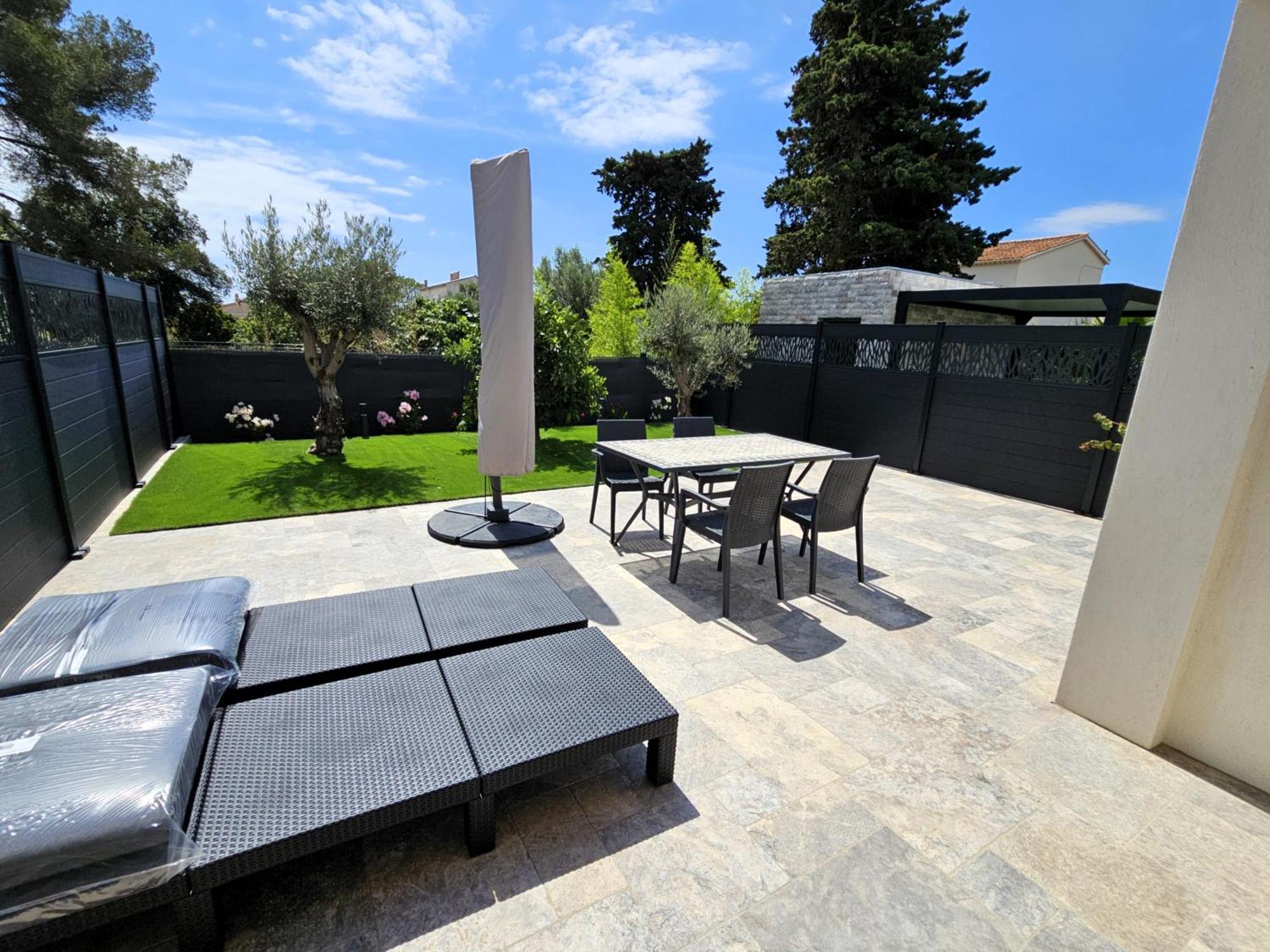 Etoile Du Berger Saint Aygulf 3 Villas Et 4 Appartements Jardin Individuel Et Piscine Chauffee En Saison - La Mer Et Les Plages 450 M 外观 照片
