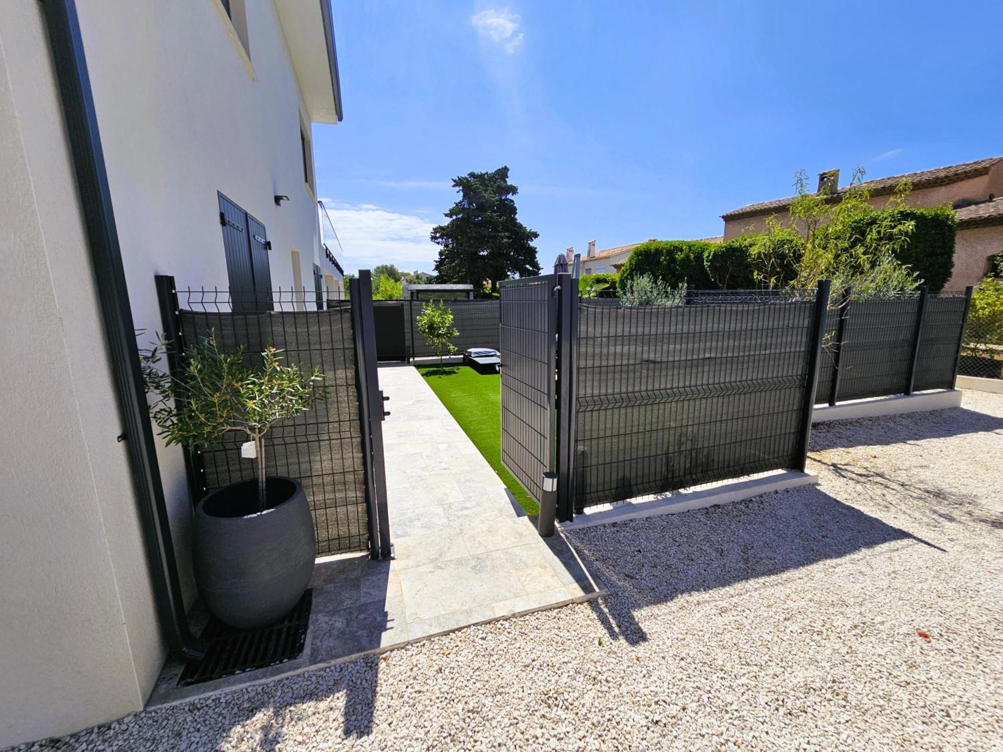 Etoile Du Berger Saint Aygulf 3 Villas Et 4 Appartements Jardin Individuel Et Piscine Chauffee En Saison - La Mer Et Les Plages 450 M 外观 照片